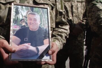 На Дніпропетровщині провели в останню путь українського Героя: "Лише кілька днів тому дізналися..."