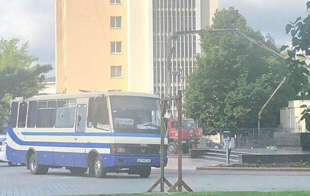 Захват автобуса в Луцке, заложница срочно вышла на связь: "Начала плакать, а потом..."