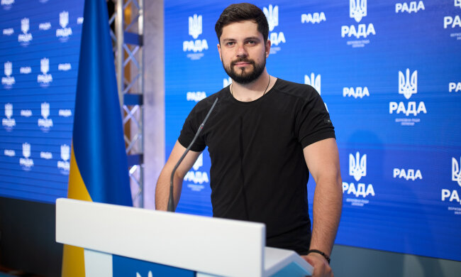 Нардеп Олександр Качура повідомив, про що путін мав розповісти на концерті у «Лужниках»: «Почав би говорити правду»