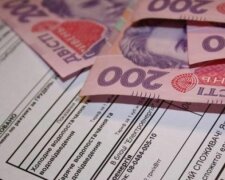 Повышение тарифов, из украинцев выбивают мифические долги: кому ждать платежку с "сюрпризом"