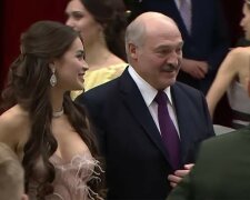 Роман Лукашенка з "Міс Білорусь" обростає подробицями і фото: "У внучки годиться"