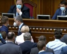 Порошенко пошел против мнения своей партии в Раде: кто еще в списке недовольных