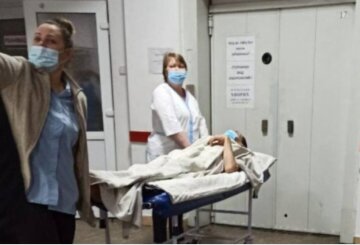 У Києві жорстоко побили і пограбували кур'єра: хлопець у важкому стані