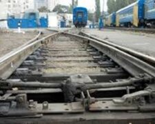 13-летняя девочка бросилась под поезд в Одессе, подруга погибшей рассказала жуткие детали: "в соцсети написала...."
