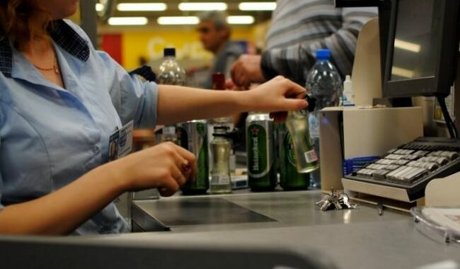 касса кассир магазин супермаркет