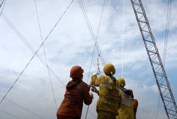 Відключення світла з 21 по 22 серпня в Дніпропетровській області