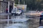 У Харкові вода залила вулиці, прорив не можуть усунути майже добу, відео: "Скільки грошей витекло"