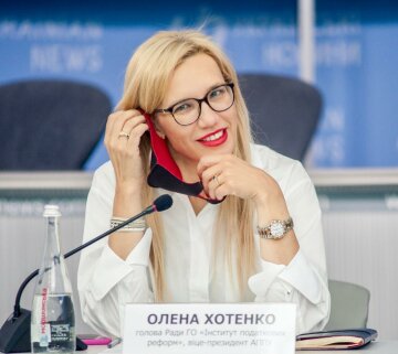 Олена Хотенко: Держава має захистити вчителів та створити їм достойні умови роботи