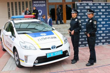 Бойовик на вулицях Києва: водій Volkswagen Passat переїхав копа (фото)