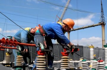 Графики отключения света в Николаевской области на 2 и 3 августа
