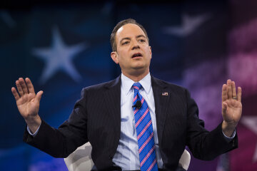epa05630562 (FILE) A file photo dated 04 March 2016 shows Chairman of the Republican National Committee Reince Priebus speaking at the 43rd Annual Conservative Political Action Conference (CPAC) at the Gaylord National Resort & Convention Center in National Harbor, Maryland, USA. Reports on 13 November 2016 state that President-elect Donald Trump has chosen Reince Priebus as his White House chief of staff.  EPA/JIM LO SCALZO