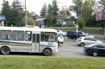 Обмеження руху транспорту в Чернівецькій області