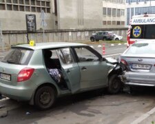 Фатальна аварія в Києві: таксист заснув за кермом і погубив пасажирку, кадри трагічної ДТП