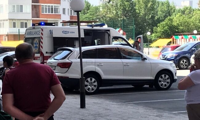 Мужчина упал с 11 этажа в центре Харькова: подробности трагедии и фото с места