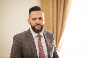 Максим Нефедов