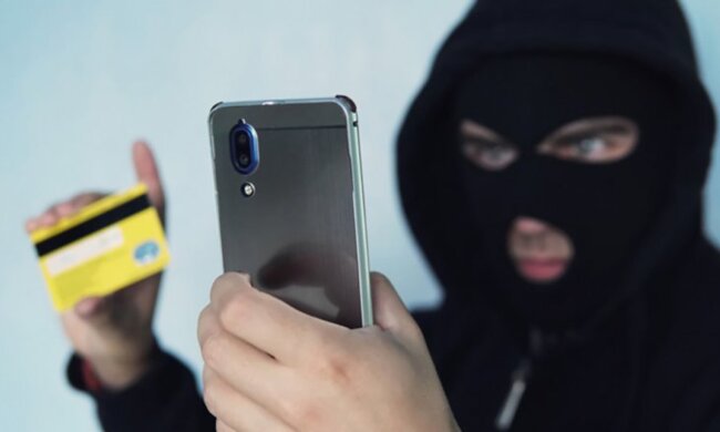 Шахраї «забралися» в смартфони українців, отриманий доступ до всього: неймовірна загроза
