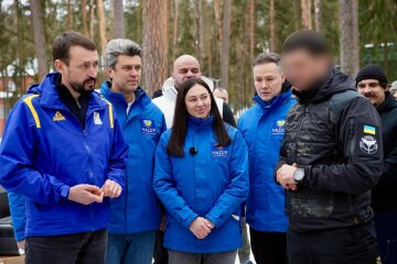 Мовики, зарядные станции и планшеты: БФ молодежной инициативы «Надежда» и Валерий Дубиль усилили «Спецподразделение Тимура» ГУР