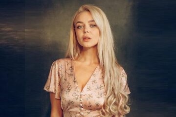 Аліна Гросу