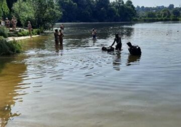 Пытался спасти друга в озере: трагедия произошла с ребенком на глазах у матери