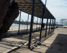 В Одессе застраивают пляж в разгар карантина, жители возмущены: кадры беспредела