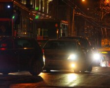 Транспортный коллапс в центре Одессы, объезжают по тротуару: кадры происходящего