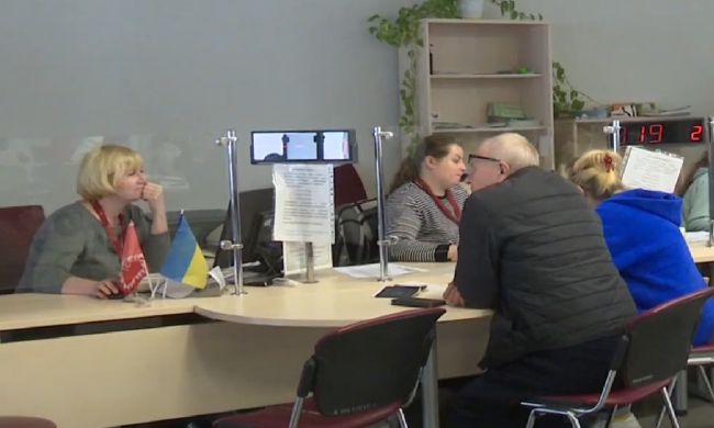 Грошова допомога для пенсіонерів у Києві