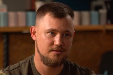 Не можна виявляти емоції та включатись у ситуацію, - український військовий Ілля Богданов про те, як тримати себе в руках на передовій