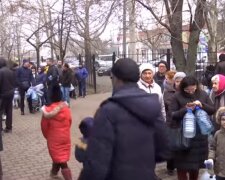 НП в Одесі, мешканців багатоповерхівки на два тижні залишили без води: "скільки нам ще сидіти?"