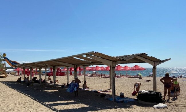 Угроза нависла над отдыхающими на пляже, одесситы обратились к Труханову: "Кто будет отвечать?", фото