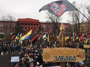 Киев, вставай! Впечатляющие кадры многотысячного митинга в центре столицы