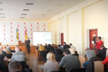 Одесситы сели за парты учить украинский язык, видео: "После вступления в силу закона..."