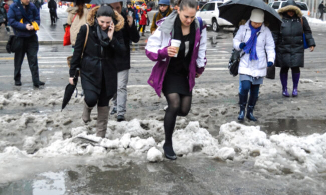 Погода вдарить на всіх фронтах, сніг і мороз розірвуть Україну: до чого готуватися перед Новим роком