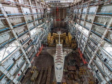 abandoned-soviet-space-shuttle-hangar-buran-baikonur-cosmodrome-kazakhstan-ralph-mirebs-4