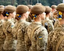 "Не доведеться перешивати чуже": як виглядає перша військова жіноча форма в Україні