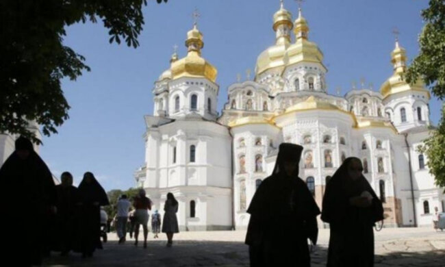 "Патріарх Кирило захотів сувеніри": з Лаври почали масово вивозити цінності в Москву