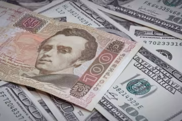 Курс долара здивує українців після вихідних: що відбудеться з гривнею