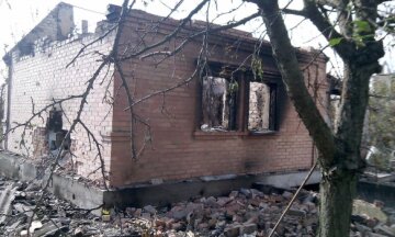 Боевики уничтожили улицу в Водяном (фото)