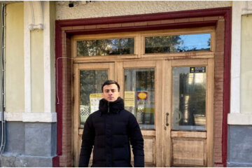 «Повинні розпочати відновлення будівлі»: депутат Київради Георгій Зантарая закликав реставрувати Київську гімназію східних мов №1 після пожежі