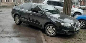 "Царі доріг": як паркуються автохами в Одесі, кричущі кадри