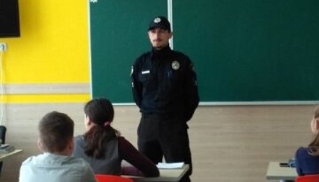 Дніпропетровські школярі навчатимуться "під наглядом" поліції: відомі перші подробиці