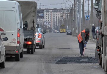 Ограничение движения транспорта в Черновцах