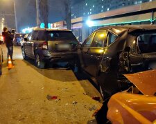 Водій збив дівчинку і протаранив кілька авто в Одесі, кадри: "їхав на червоний"