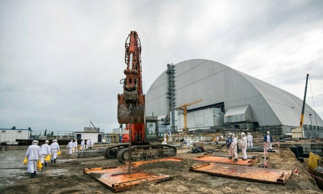 Нова аварія на АЕС: в Чорнобиль вирушила група європейських фахівців, перші подробиці