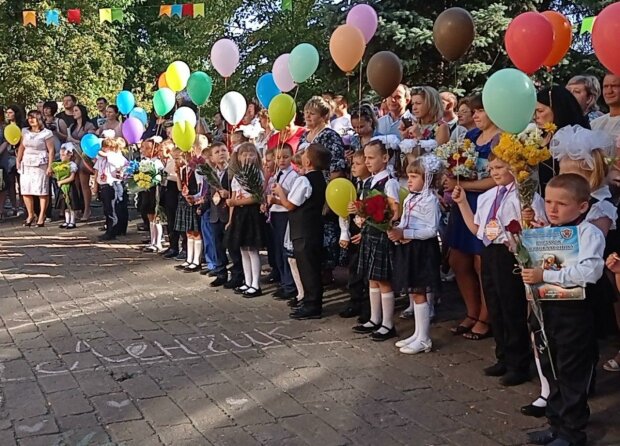 "Слава Украине": выпускники макеевской школы довели "шишку" из "ДНР" до бешенства