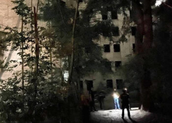 Взрыв прогремел на территории больницы в Киеве, есть жертва: кадры с места ЧП