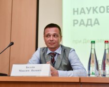 максим болдин