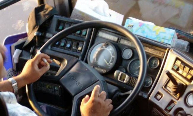 Висміяв смерть сина: маршрутник безсердечно поглумився над матір’ю загиблого бійця АТО