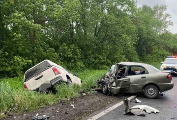 Жуткая авария унесла жизни людей: детали и фото с места ДТП на украинской трассе