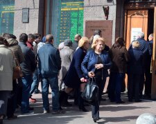 Курс доллара летит вверх: украинцам озвучили новые правила покупки валюты, «без паники»