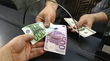НБУ вводит валютные лицензии для физлиц за рубеж